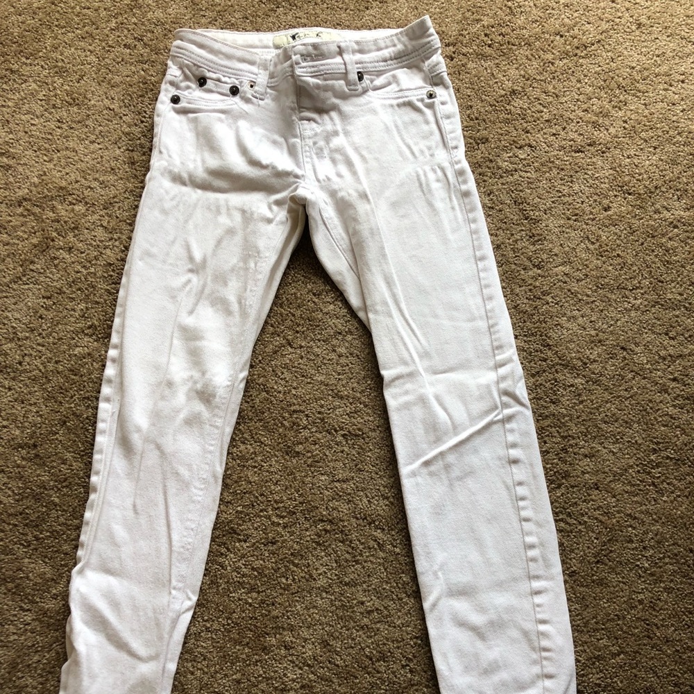 White skinny jeans
